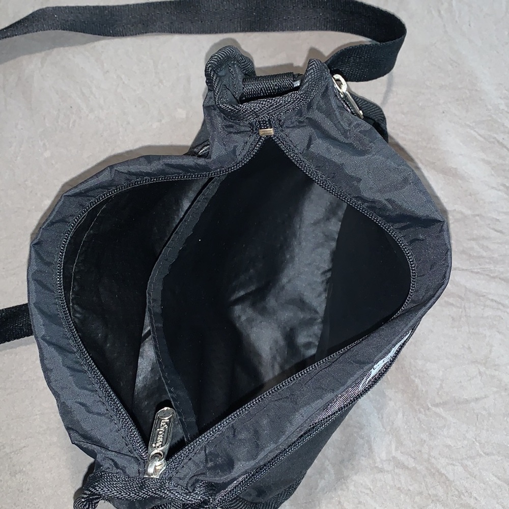 COPY - LeSportsac black nylon vintage crossbody bag - Picture 4 of 5